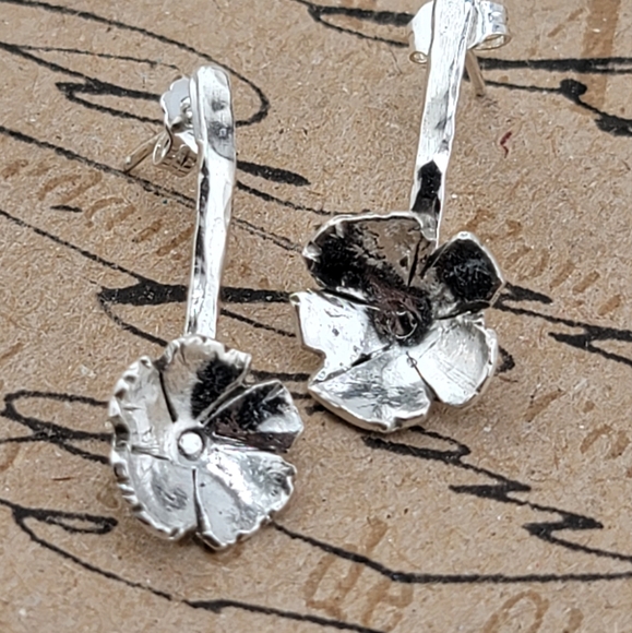STERLING SILVER HANDMADE POST EARRINGS FLOWER DESIGN - Picture 3 of 6